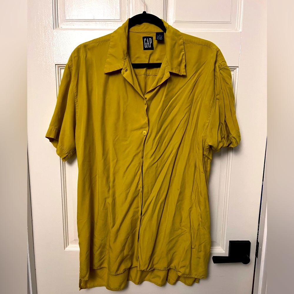 Gap citron button down shirt